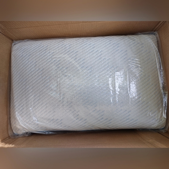 New In Box Serta Soothing Cool Gel Memory Foam Pillow Queen - Picture 8 of 11
